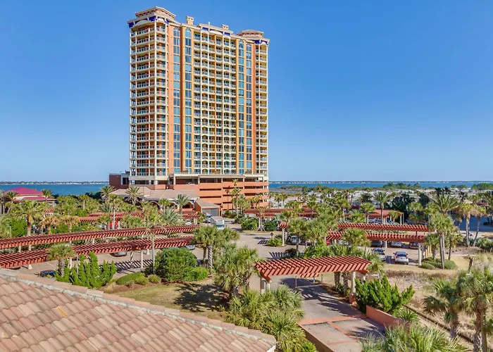 Florida Resort Condo: Walk To Pensacola Beach!